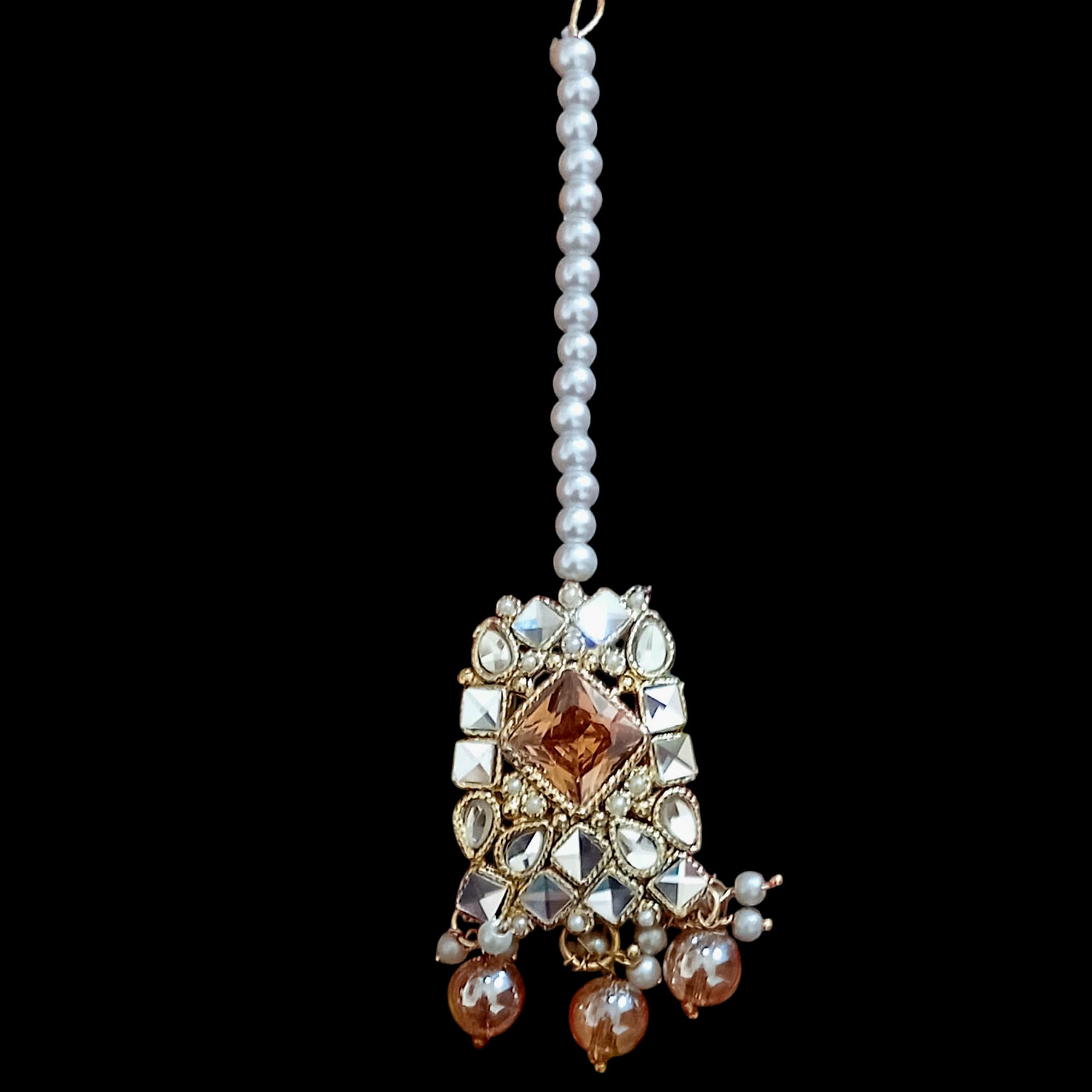 Buy Golden colour jewellery maatha patti, Bindya at best price in Pakistan